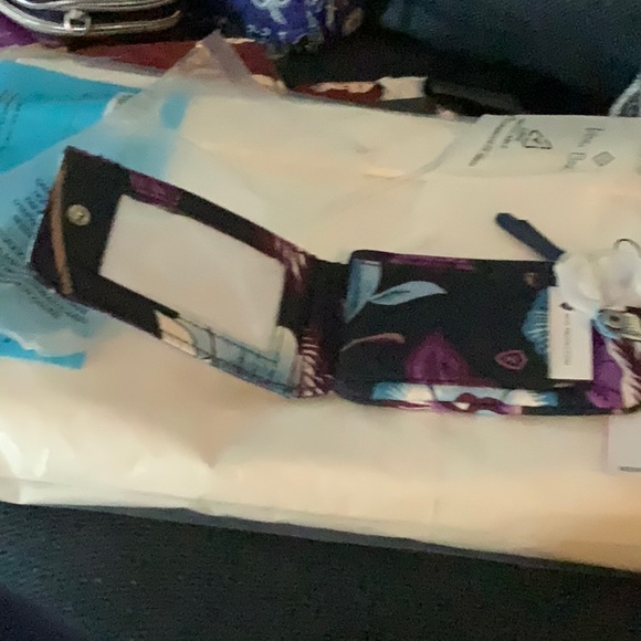 Deluxe ID Case Vera Bradley Mayfair in Bloom - Picture 3 of 3